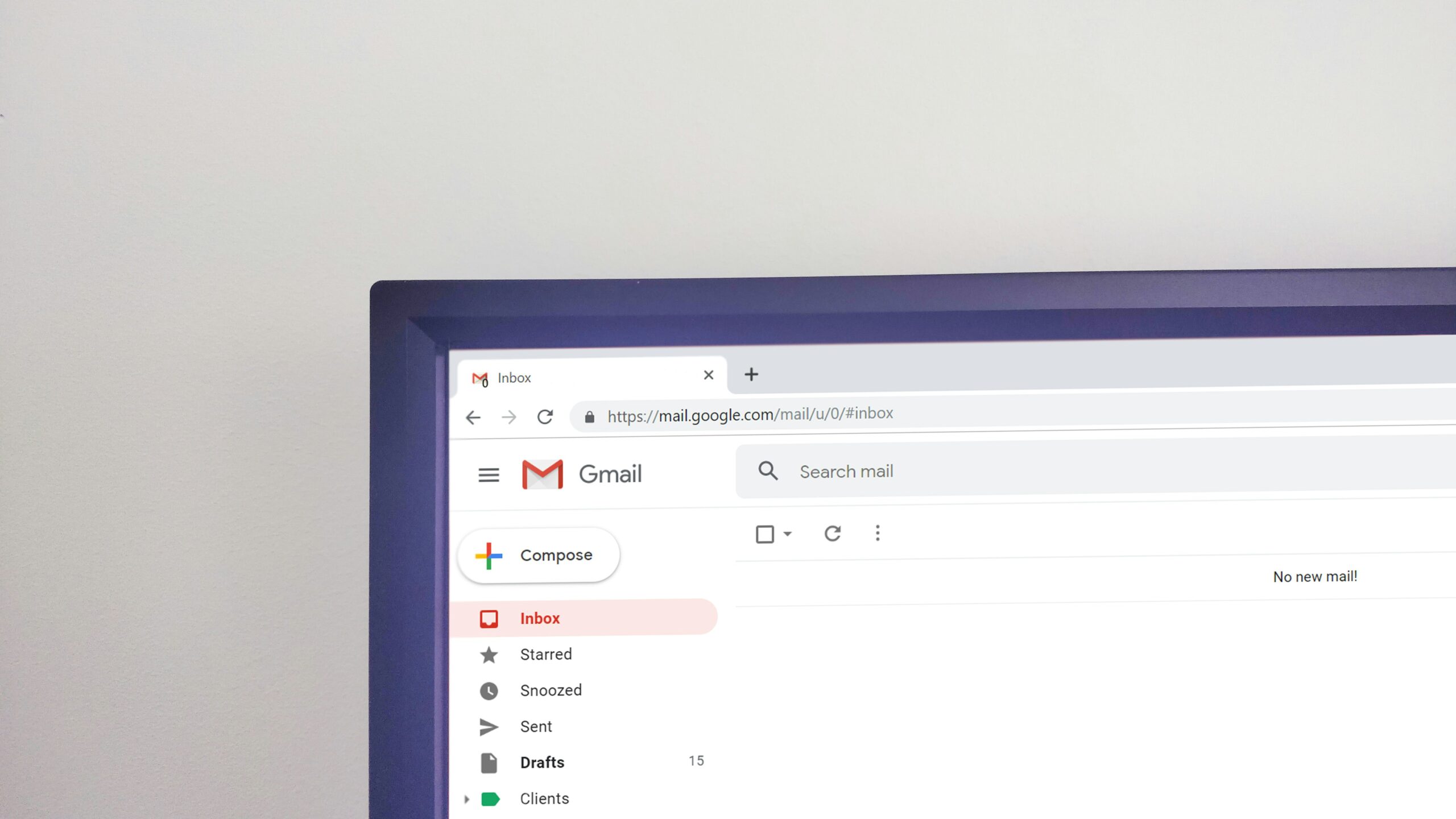 Por qué tu empresa necesita correo con dominio propio (y no un Gmail)